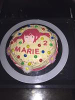 Geburtstagskuchen mit weißer Schoki