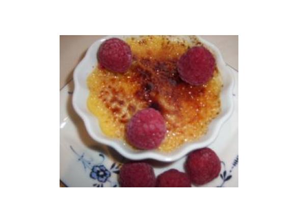 René s.Crème brûlèe --mit Himbeeren ..