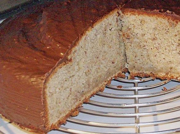 Bananenkuchen mit Schokoraspeln und Kokos 