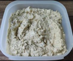 Thai-Curry-Dattel Dip mit Frühlingszwiebeln