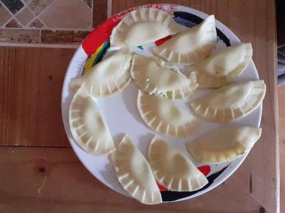 Ravioli mit Rucola - Frischkäse Füllung