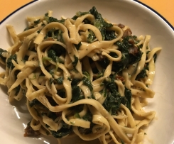 One-Pot-Pasta: cremige Spinatnudeln