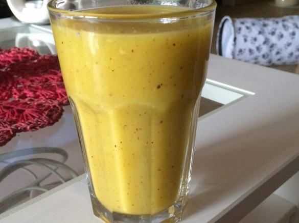 Mango-Kiwi Smoothie 