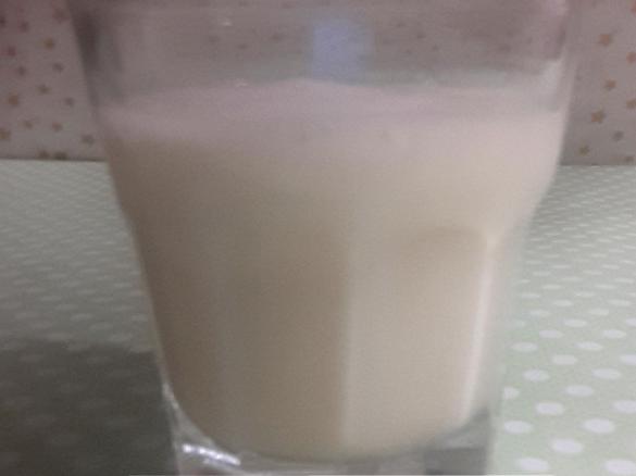 Amaretto-Likör mit weißer Schokolade