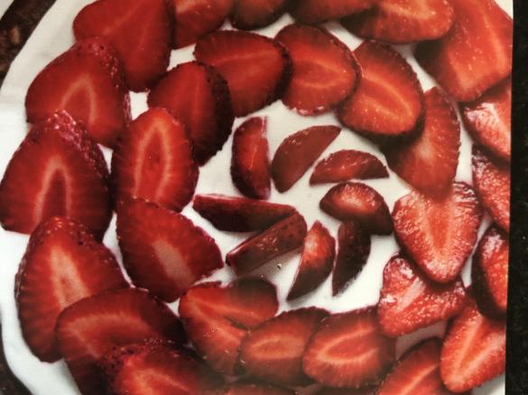 Erdbeertorte mit Knusperboden- deluxe