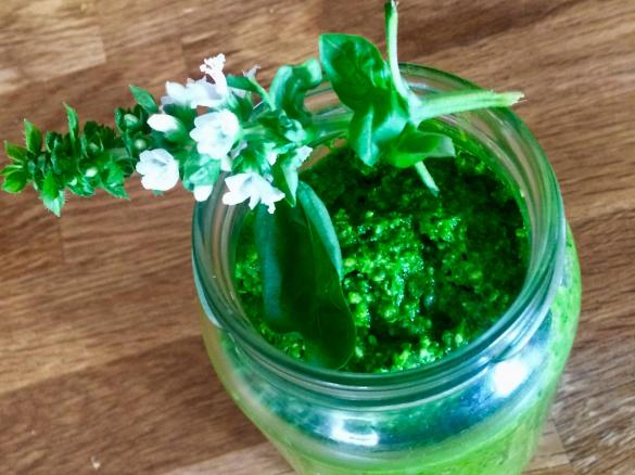 Basilikum-Pesto 🌿