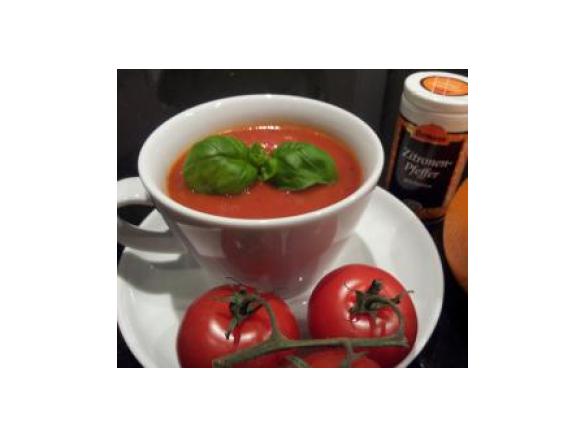Fruchtige Tomaten-Orangensuppe