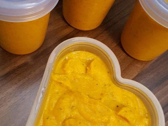 Karotten-Zuccini-Kürbis-Süsskartoffel-Brei