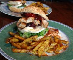 Hähnchenburger mit Mozzarella und süßlicher Zwiebelsoße
