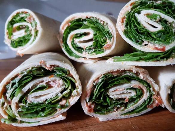 Tomaten-Ruccola-Wrap