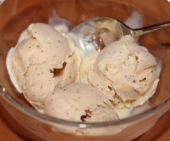 Vanilleeis mit Mohn und Honig