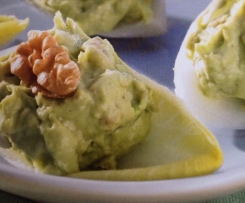 Avocadodip auf Chicorée aus "Wertvoll genießen"