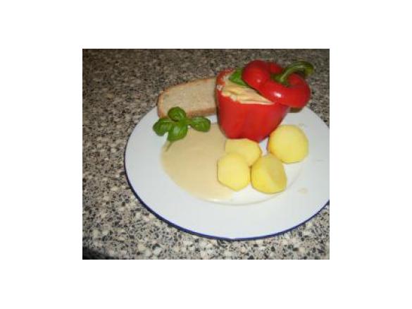 Blumenkohl in Paprika mit Kartoffeln und Soße