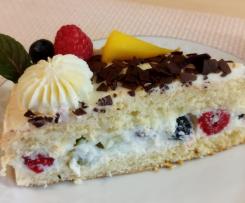 Torte mit Früchten und Beeren (Sahne-Frischkäse Creme)