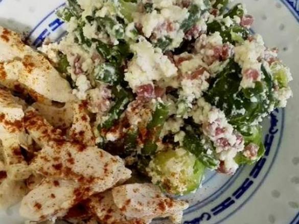 Rosenkohl-Bohnen-Feta-Gemsich