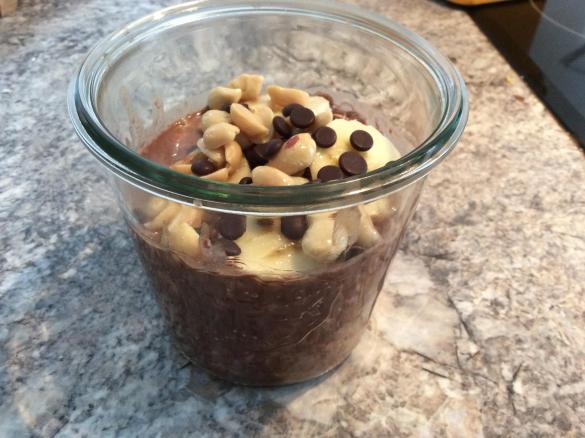 Erdnussmus -Schoko-Müsli als Powerstart am Morgen,auch vegan