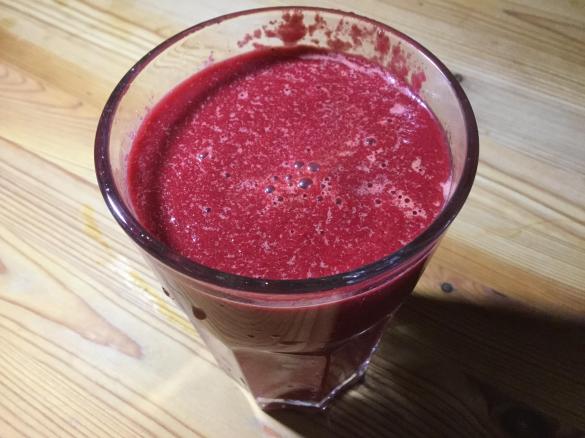 Smoothie mit Rote Bete Saft