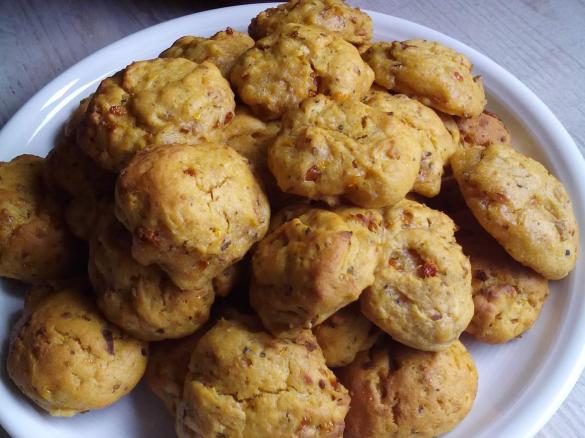 kleine Schinken-Käse Brötchen - Häppchen zum Fußball gucken