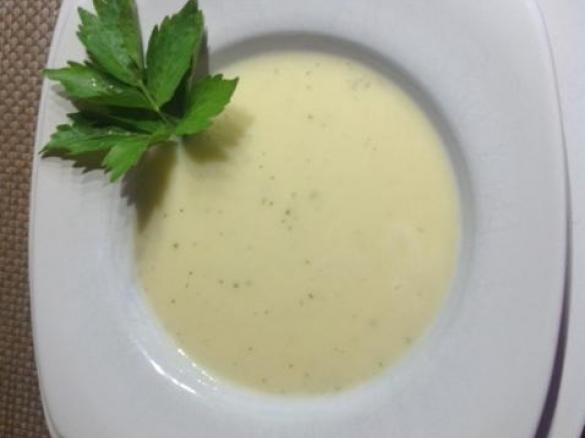 Spargelcremesuppe à la Silvi