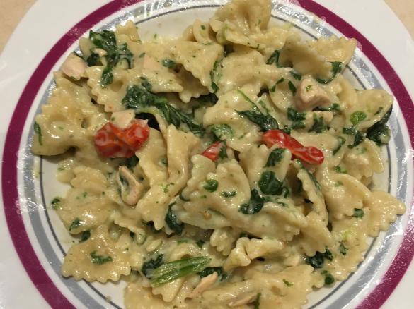 One Pot Pasta mit Spinat und Lachs