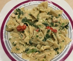 One Pot Pasta mit Spinat und Lachs