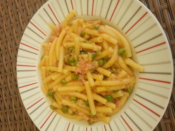 Schinken-Erbsen-Nudeln