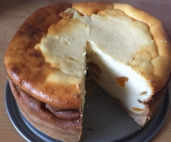 Kleiner Käsekuchen mit Keksboden