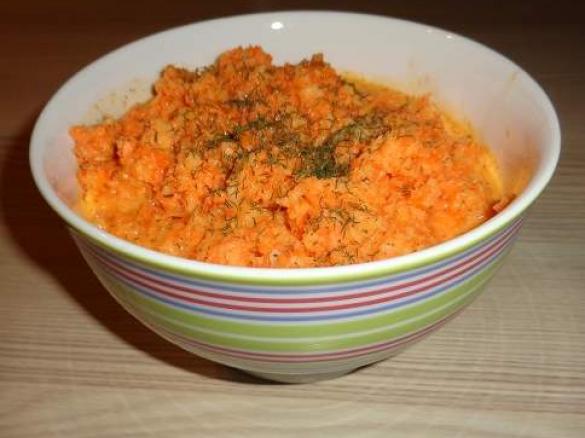 Karotten-Apfel-Rohkostsalat