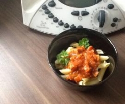 Penne in fruchtiger Tomatensauce mit Geflügelfleischwurst,einfach,preiswert und lecker