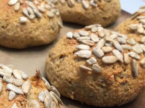 Low Carb Brötchen auf dem Zauberstein von TPC gebacken