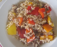 Hackfleischtopf mit Reis und Paprika