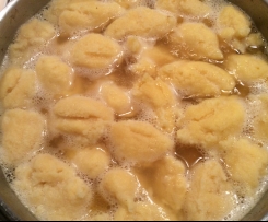 Griessnockerl als Suppeneinlage