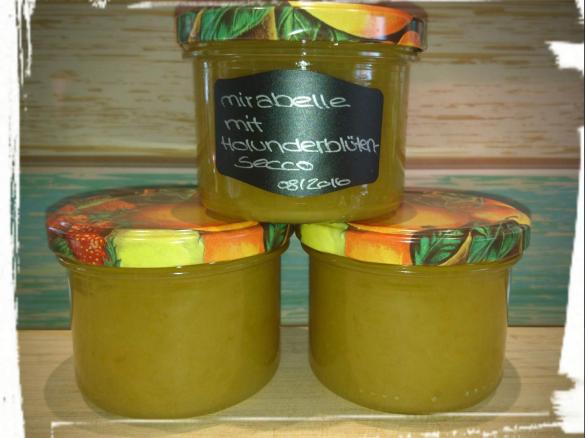 Mirabellenmarmelade mit Holunderblüten-Secco