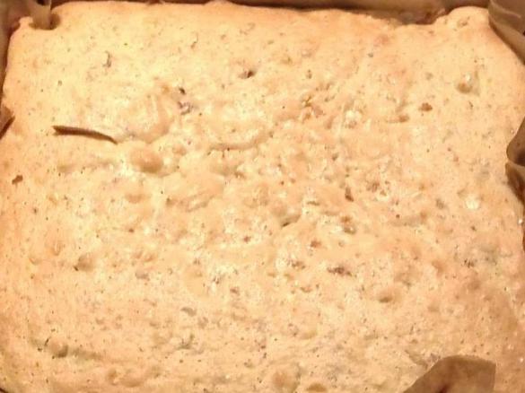 Blondies mit Mandeln & Aprikosen