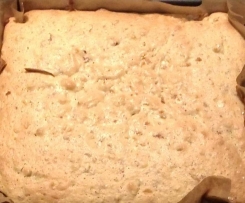 Blondies mit Mandeln & Aprikosen