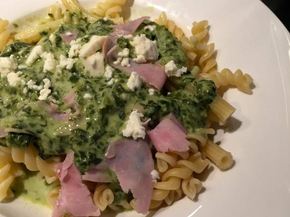 Spinat-Feta-Nudeln