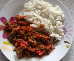 Ngombe na loso (Afrikanisches Rindfleisch mit Reis)