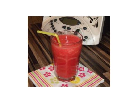 Wassermelonensaft - gesunder Durstlöscher an heißen Tagen