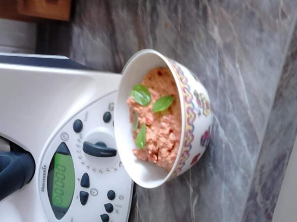 Paprika-Creme mit Walnüssen