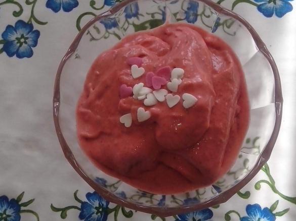 crėme glacėe à la frais (Erdbeereis)