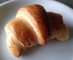 Softe Dinkel-Hörnchen - leicht mürbes Hefegebäck mit zartem Buttergeschmack  - Ideal zum Frühstück oder für die Vesperbox 