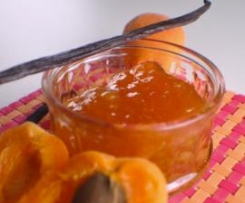 Aprikosenmarmelade mit Amaretto Disaronno oder Grand Marnier und Vanille