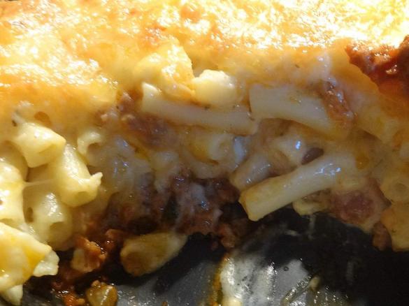 Maccaroni & Cheese mit Bolognese-Sauce - Hüftgold-Garantie