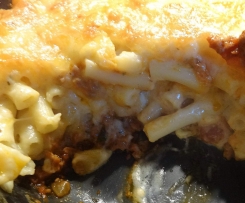 Maccaroni & Cheese mit Bolognese-Sauce - Hüftgold-Garantie