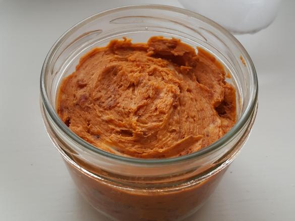 Tomaten-Knoblauch-Butter