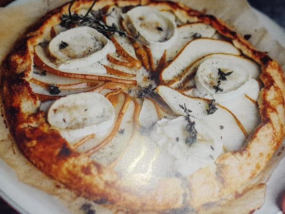 Tarte Rustique mit Birnen und Ziegenkäse