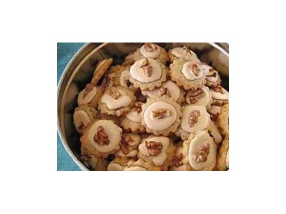 Strohhütchen -  ein Muß im Gebäckteller