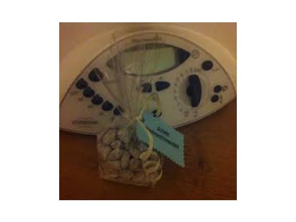 Variation von Variation von Schokomandeln 