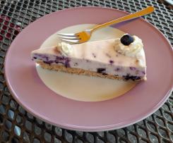 Heidelbeertorte mit Keksboden