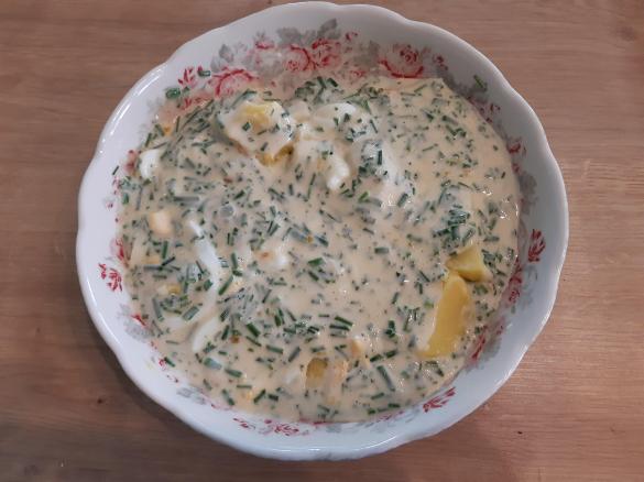 Schnittlauchsoße mit Kartoffeln